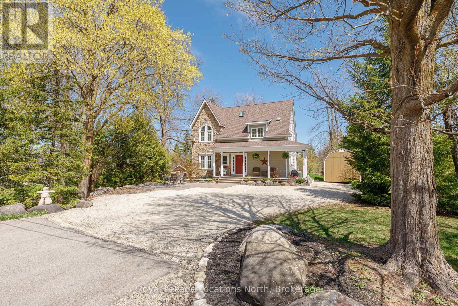 213 Camperdown Road, Blue Mountains, Ontario  N0H 1J0 - Photo 1 - X12445741