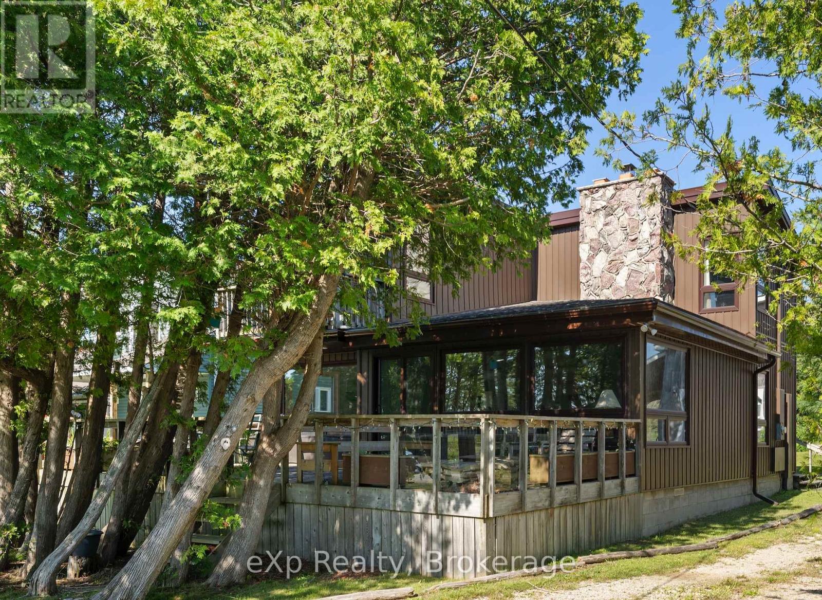 329 Bay Street, South Bruce Peninsula, Ontario  N0H 2T0 - Photo 1 - X12445985
