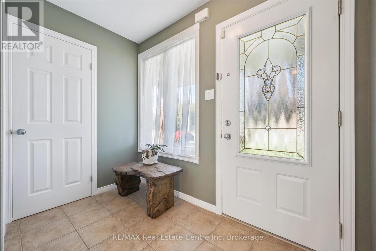 80 Clairfields Drive W, Guelph, Ontario  N1G 5H8 - Photo 6 - X12446400