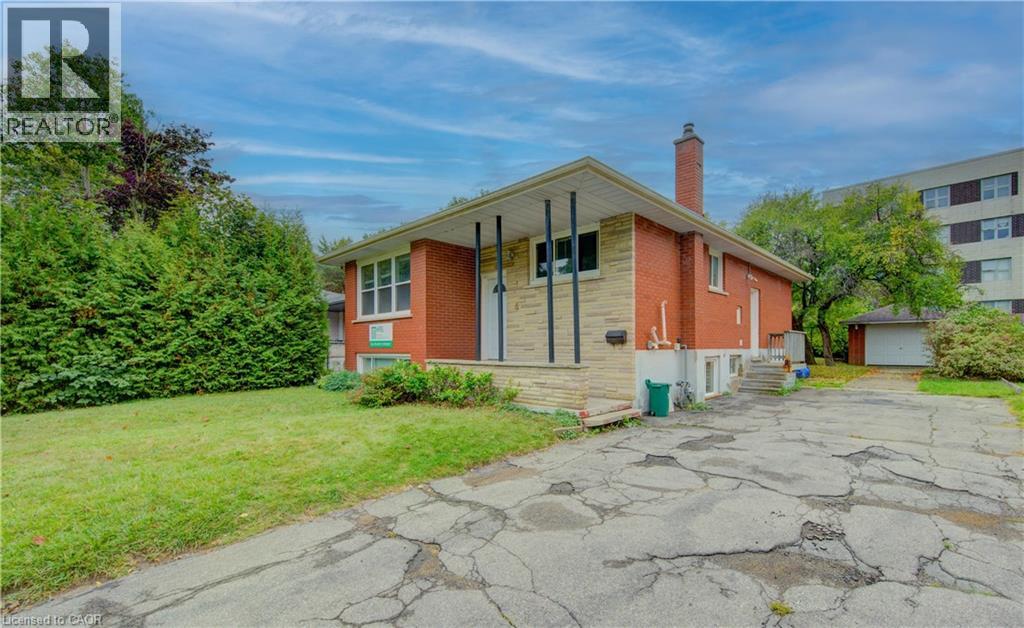 4 CARDILL Crescent, Waterloo, Ontario
