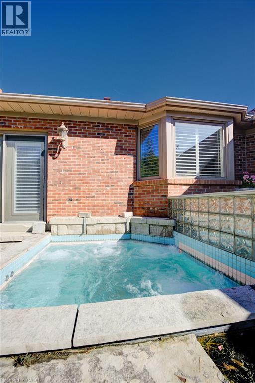 592 Manorwood Court, Waterloo, Ontario  N2K 3L7 - Photo 29 - 40776694