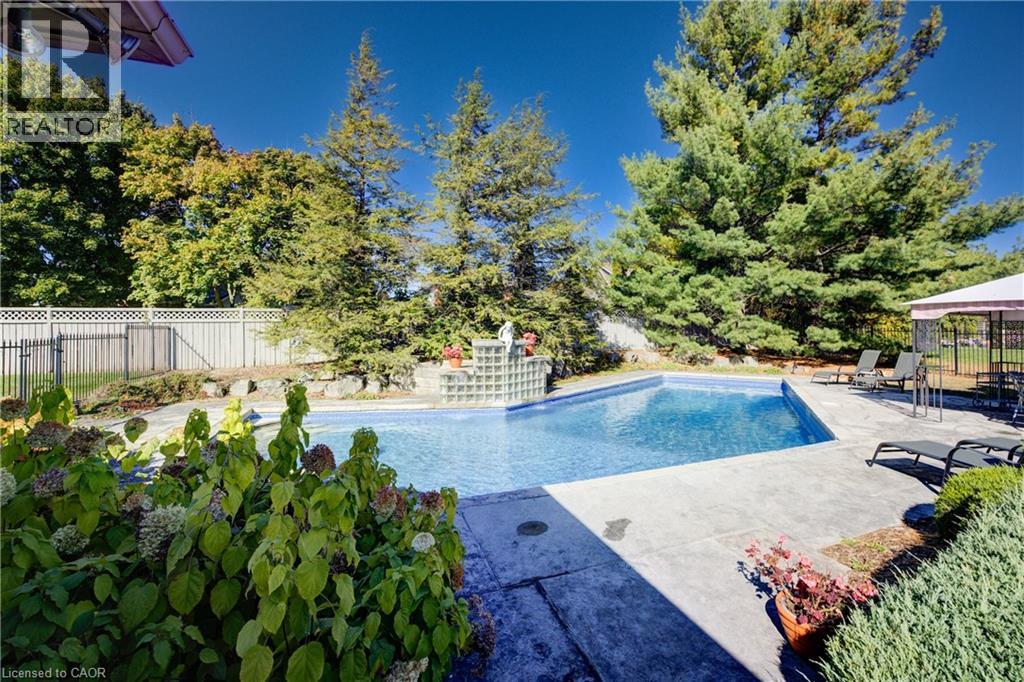 592 Manorwood Court, Waterloo, Ontario  N2K 3L7 - Photo 32 - 40776694