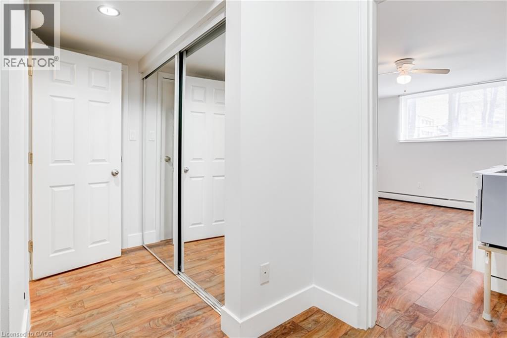 807 Robinson Street Unit# B, Burlington, Ontario  L7R 2L4 - Photo 10 - 40776657