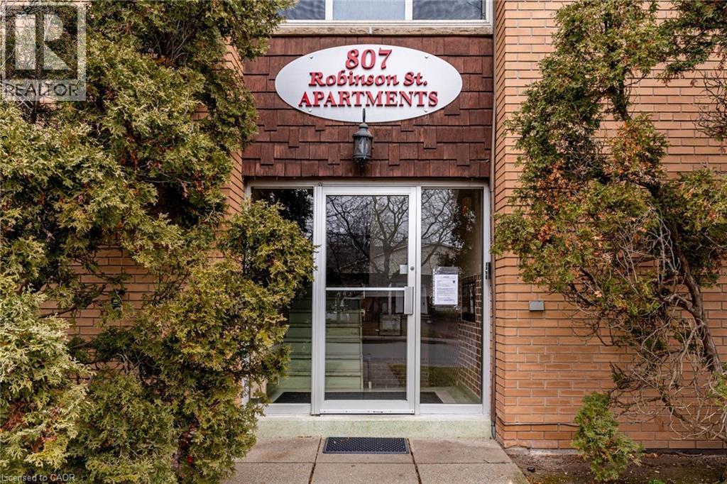 807 Robinson Street Unit# B, Burlington, Ontario  L7R 2L4 - Photo 3 - 40776657