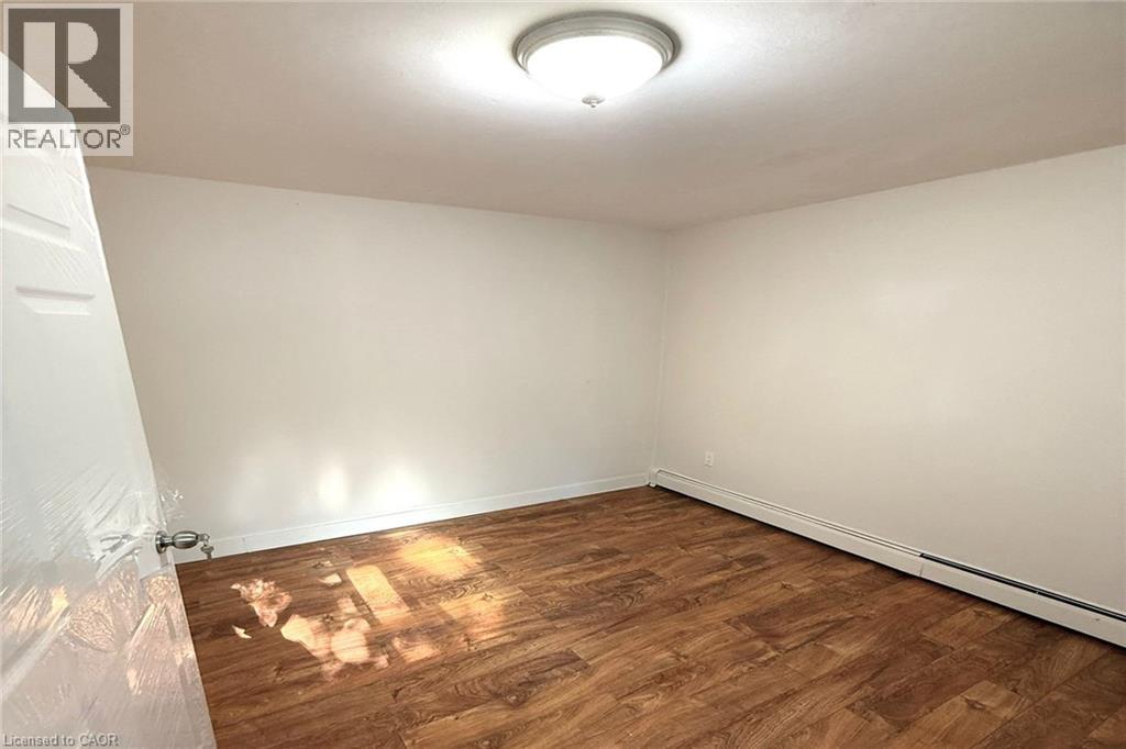 807 Robinson Street Unit# B, Burlington, Ontario  L7R 2L4 - Photo 9 - 40776657