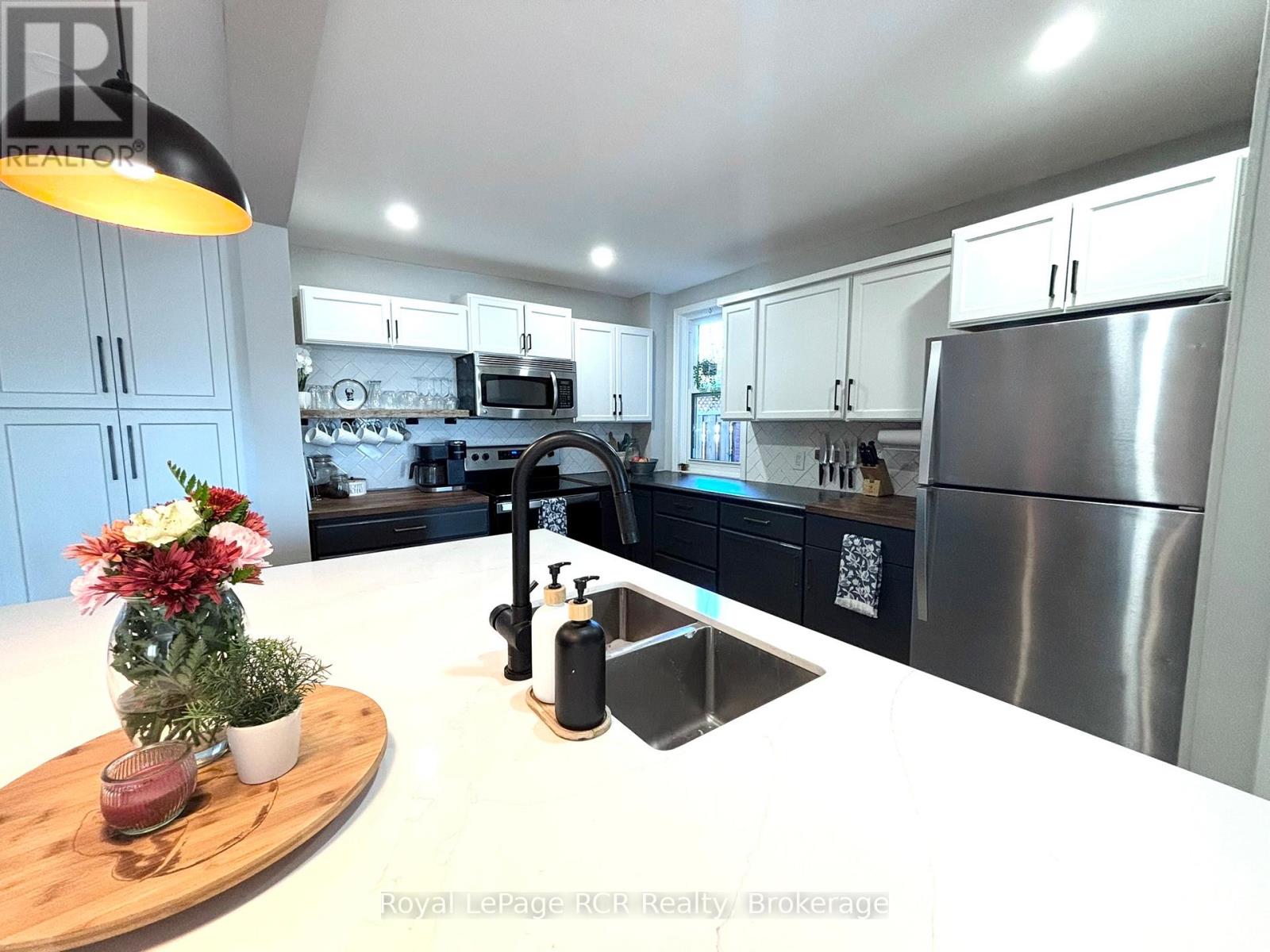 1186 2nd Avenue W, Owen Sound, Ontario  N4K 4N2 - Photo 1 - X12447792