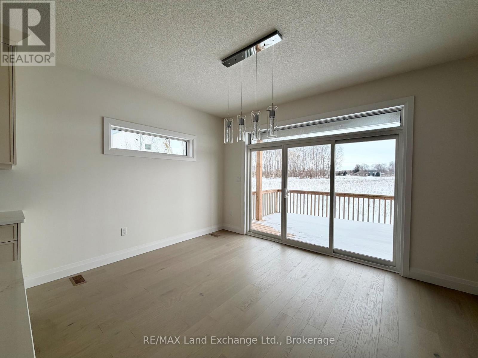379 Ridge Street, Saugeen Shores, Ontario  N0H 2C3 - Photo 13 - X12447807