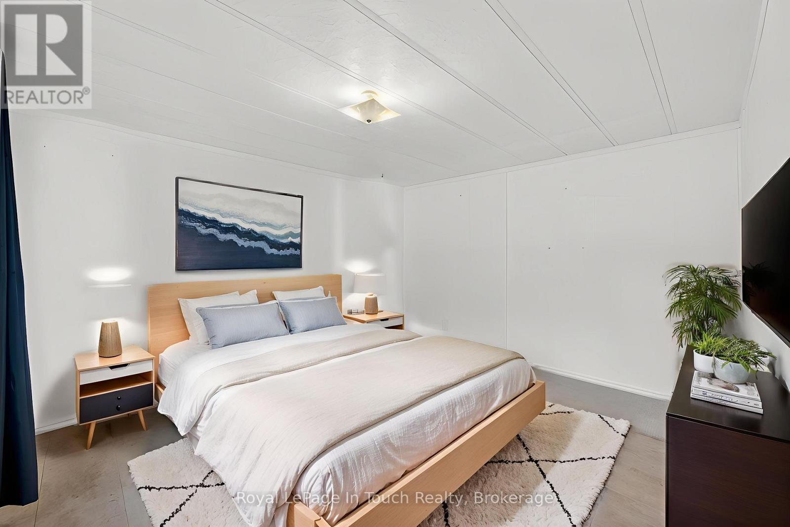 17077 Highway 12, Midland, Ontario  L4R 4K3 - Photo 8 - S12448590