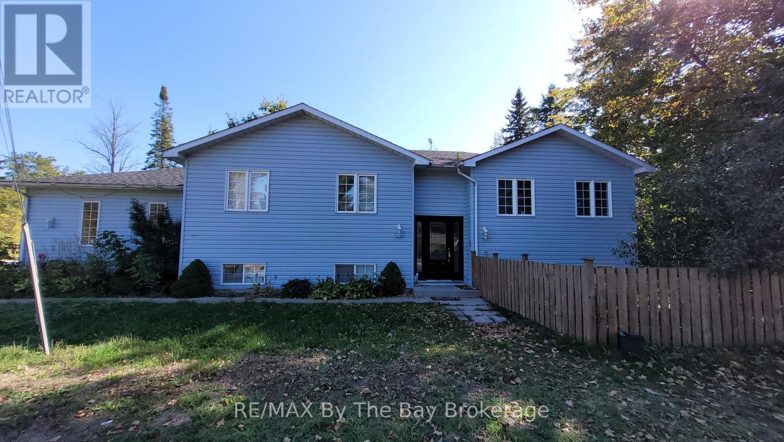 4 61st Street S, Wasaga Beach, Ontario  L9Z 1W1 - Photo 1 - S12448632