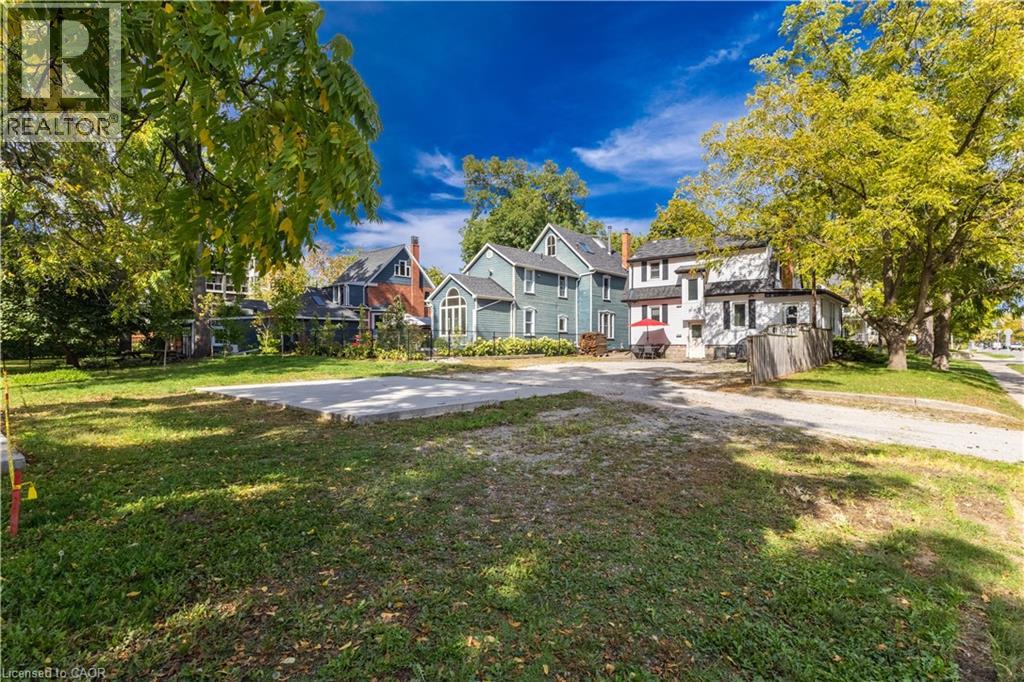 1333 ELGIN Street, Burlington, Ontario