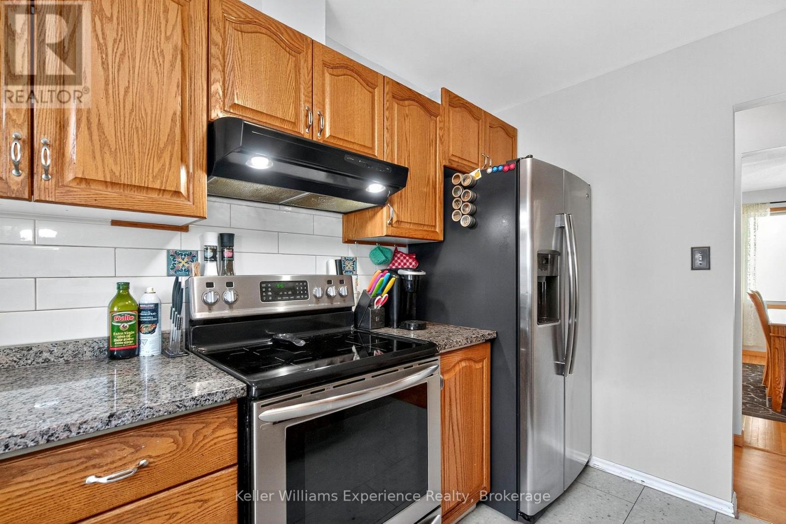 308 Assiniboia Street, Tay, Ontario  L0K 1R0 - Photo 14 - S12448747