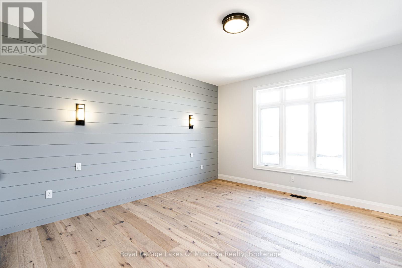 21 Henry Ball Court, Oro-Medonte, Ontario  L0K 2G1 - Photo 19 - S12449337