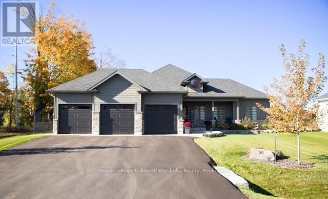 21 Henry Ball Court, Oro-Medonte, Ontario  L0K 2G1 - Photo 2 - S12449337
