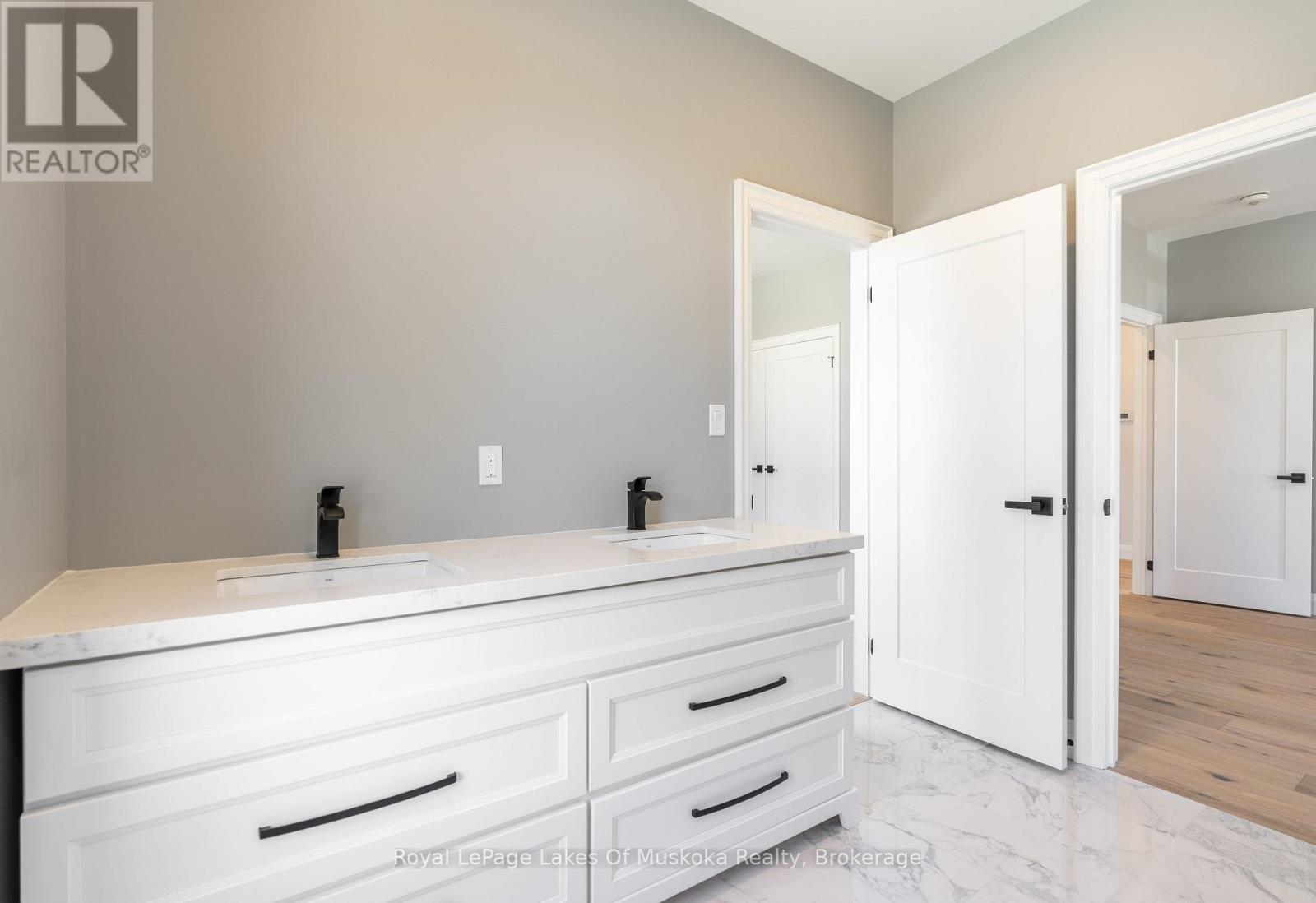 21 Henry Ball Court, Oro-Medonte, Ontario  L0K 2G1 - Photo 23 - S12449337
