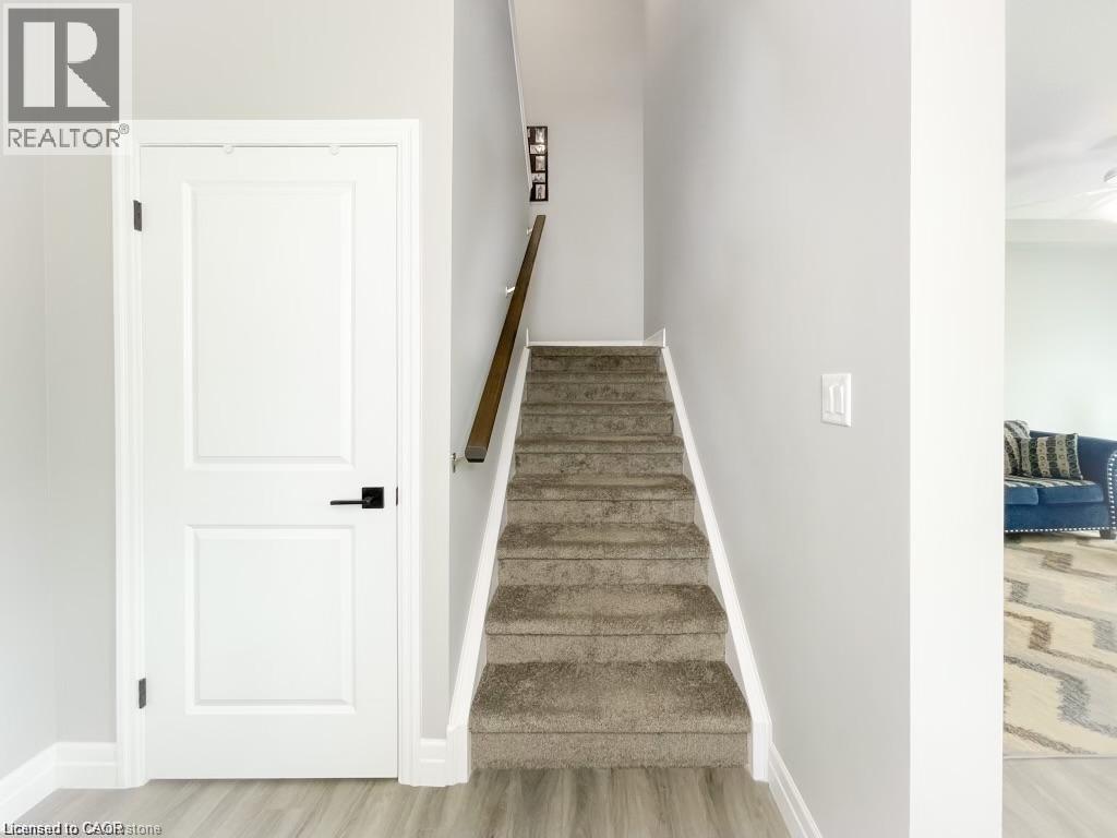 151 Otterbein Road, Kitchener, Ontario  N2B 0A8 - Photo 7 - 40777261