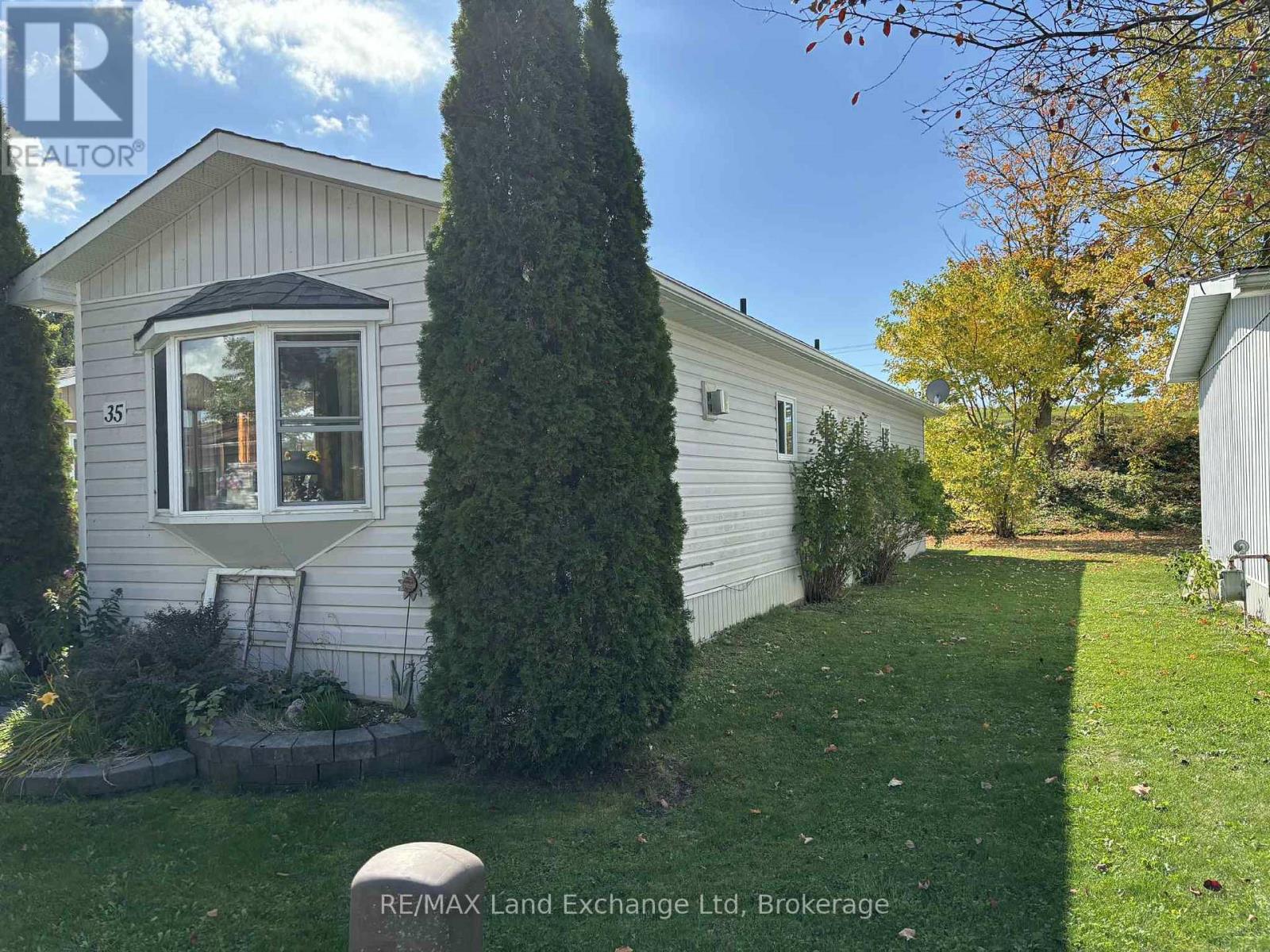 35 Briarwood Crescent, North Huron, Ontario  N0G 2W0 - Photo 2 - X12450512