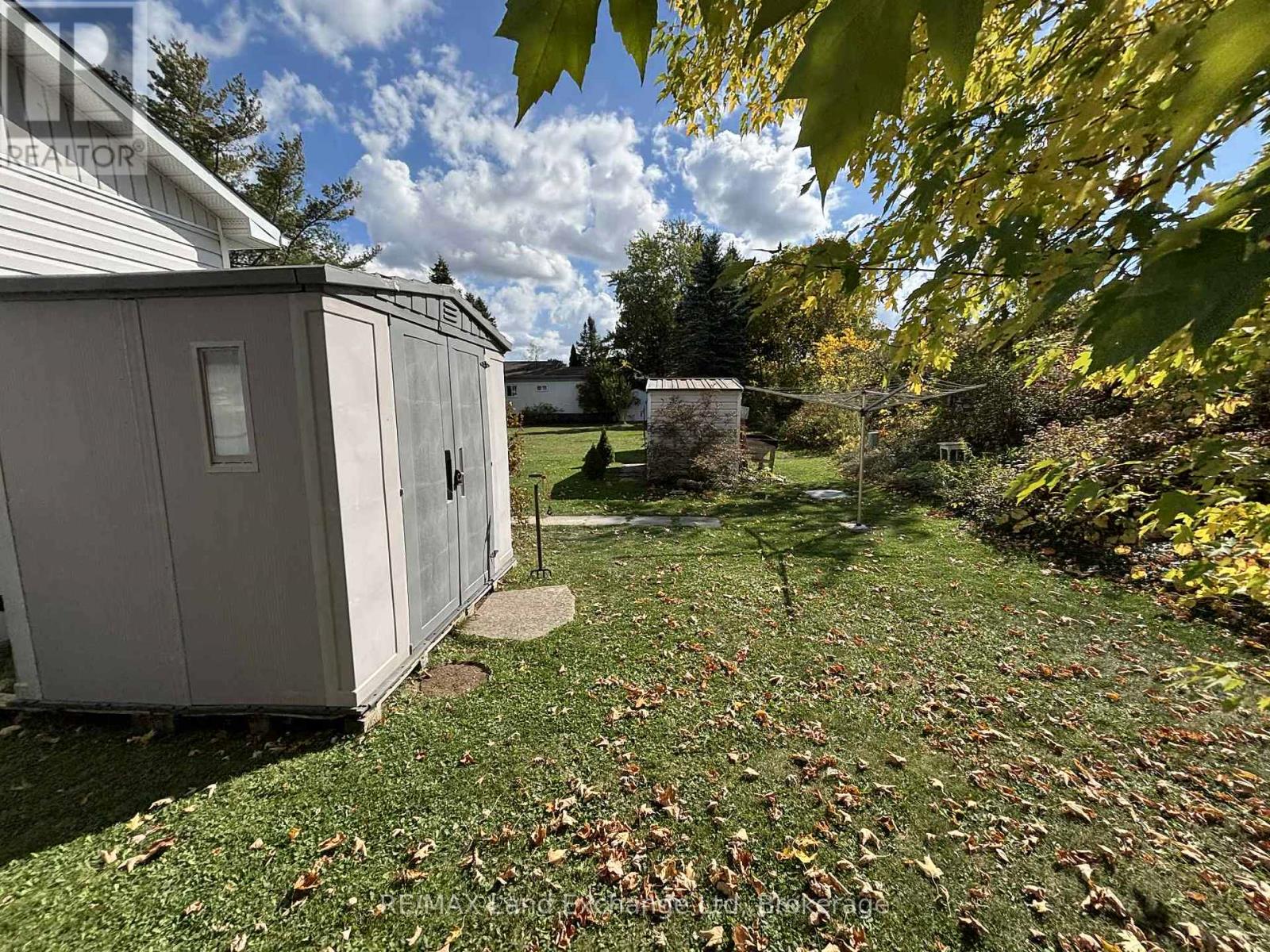 35 Briarwood Crescent, North Huron, Ontario  N0G 2W0 - Photo 20 - X12450512