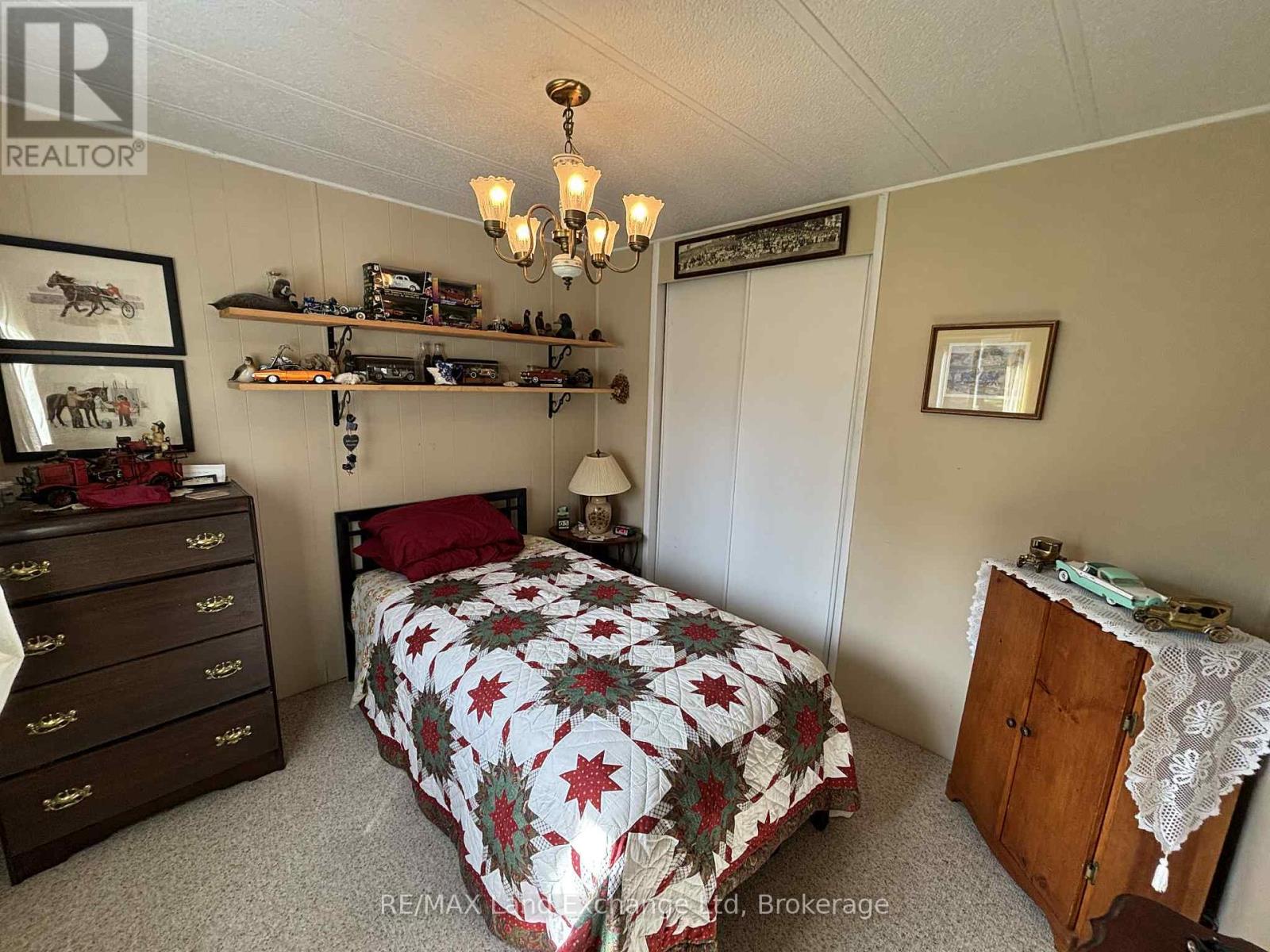 35 Briarwood Crescent, North Huron, Ontario  N0G 2W0 - Photo 7 - X12450512