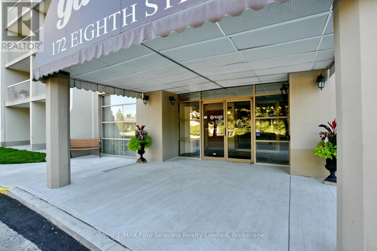 505 - 172 Eighth Street, Collingwood, Ontario  L9Y 4T2 - Photo 2 - S12451550