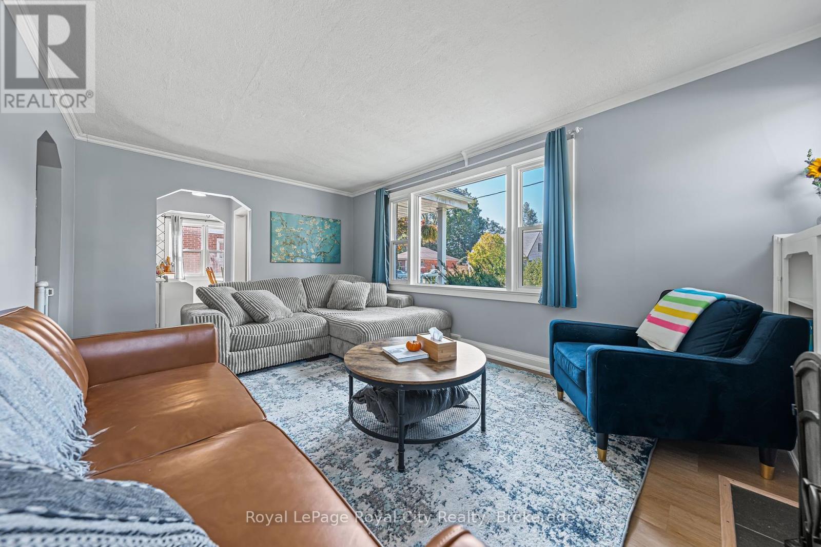 15 Dudhope Avenue, Cambridge, Ontario  N1R 4T2 - Photo 8 - X12451684