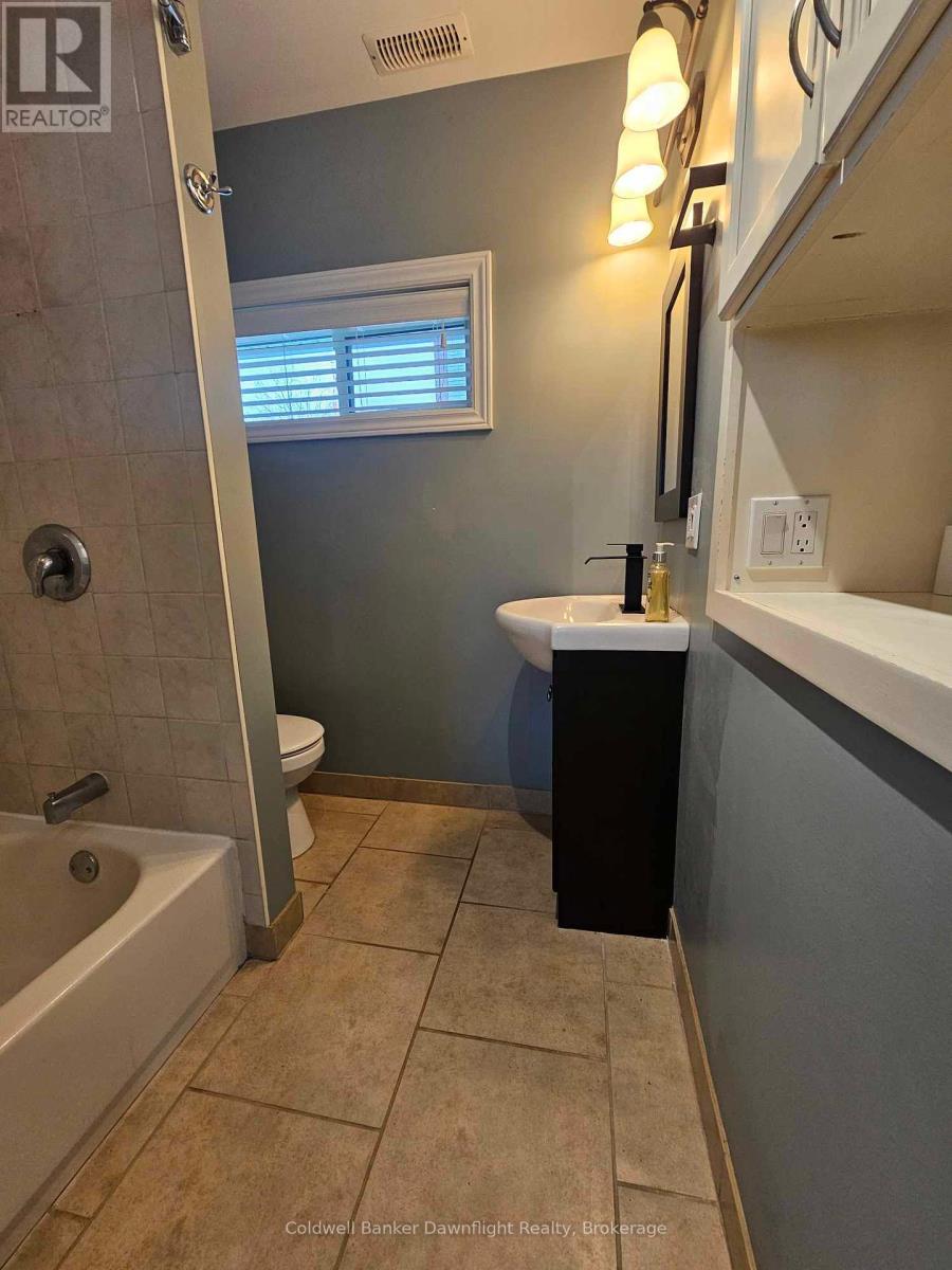 322 William Street, South Huron, Ontario  N0M 1S2 - Photo 5 - X12452532