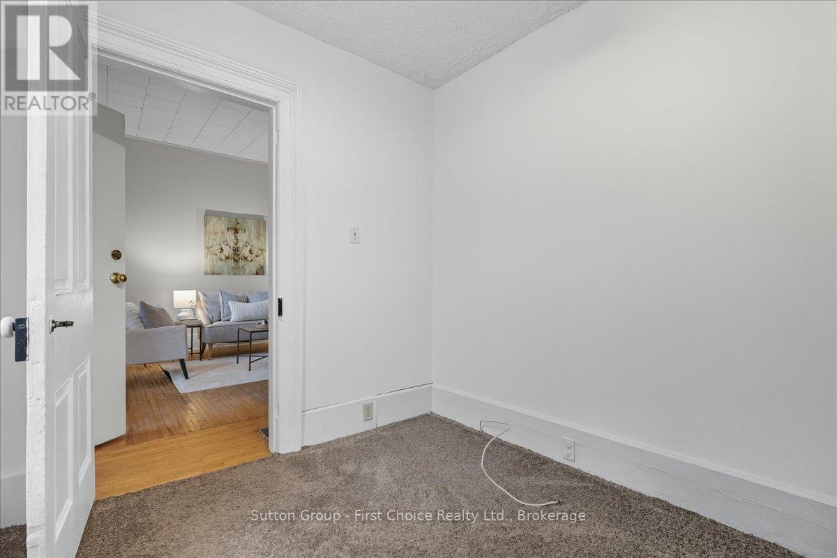 235 Wellington Street, Stratford, Ontario  N5A 2L7 - Photo 18 - X12452695