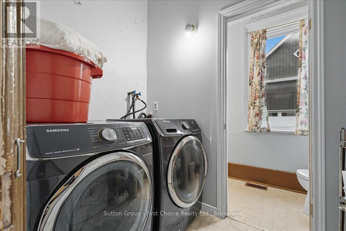 235 Wellington Street, Stratford, Ontario  N5A 2L7 - Photo 20 - X12452695