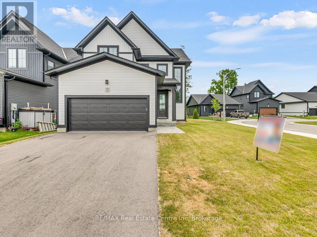 9 - 297 Whiting Street, Ingersoll, Ontario  N5C 0E6 - Photo 1 - X12453045