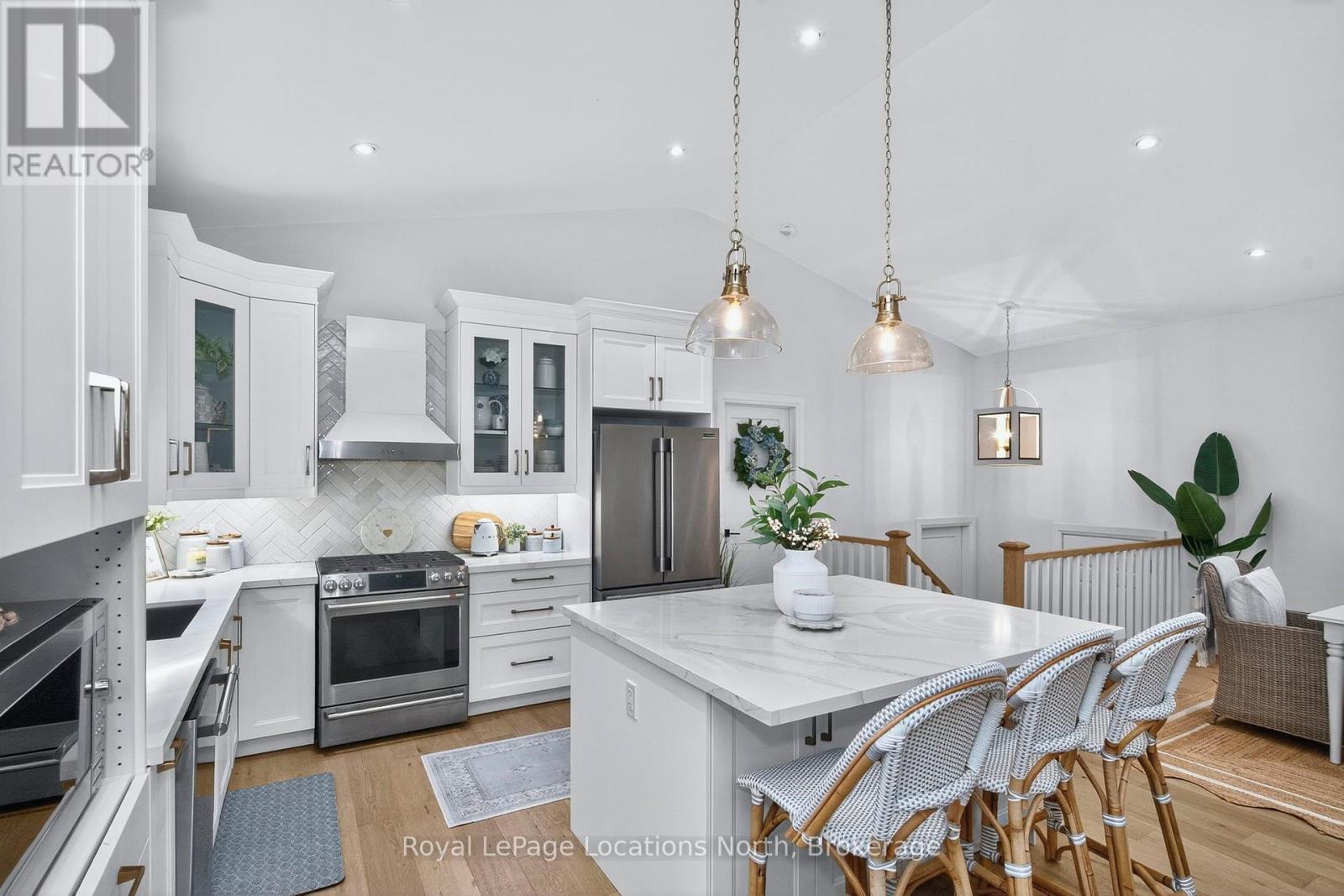 15 Pinecone Avenue, Tiny, Ontario  L9M 0J2 - Photo 10 - S12453781