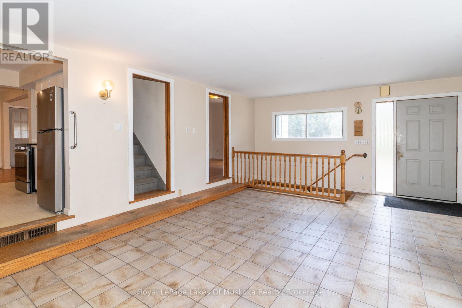 1015 Hewlitt Road, Muskoka Lakes, Ontario  P1L 0J4 - Photo 10 - X12453677