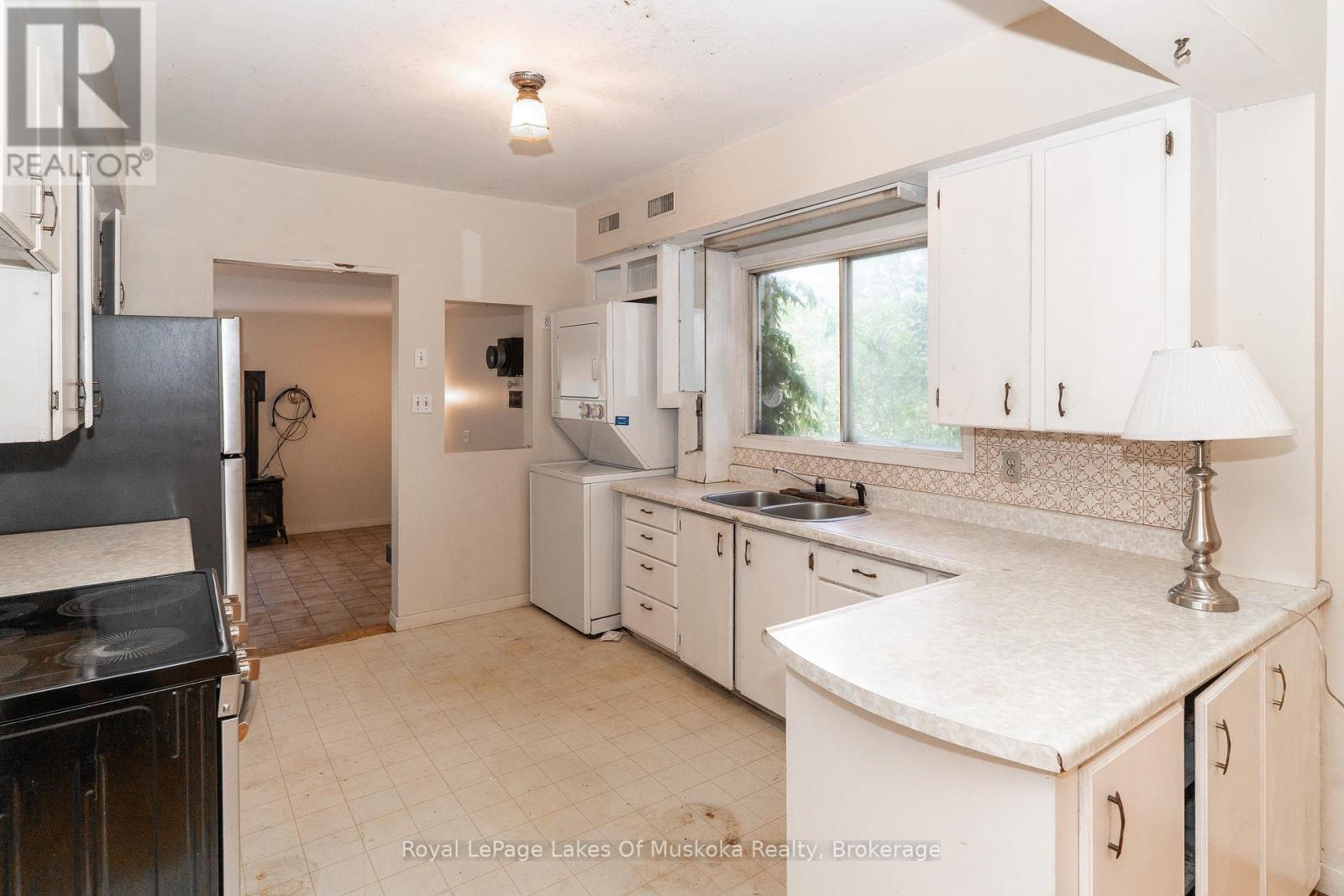 1015 Hewlitt Road, Muskoka Lakes, Ontario  P1L 0J4 - Photo 12 - X12453677