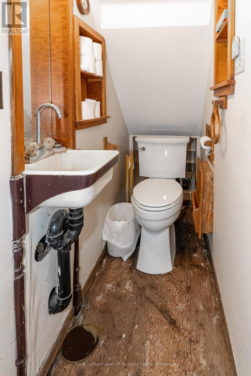 1015 Hewlitt Road, Muskoka Lakes, Ontario  P1L 0J4 - Photo 17 - X12453677