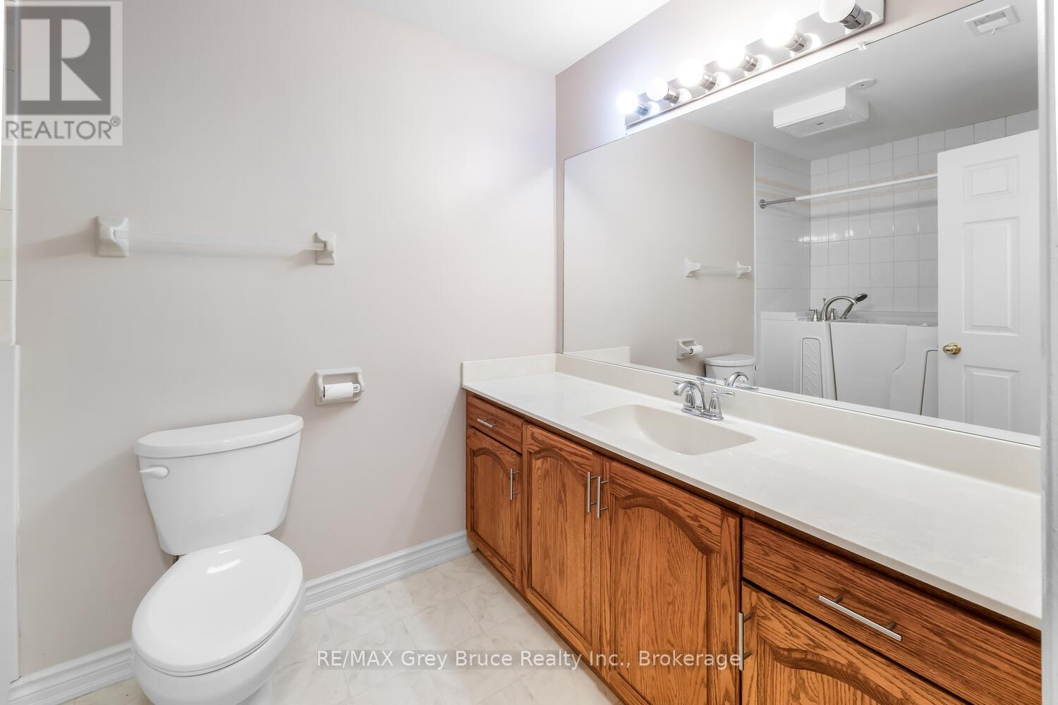 2555 Unit 410 3rd Ave Avenue, Owen Sound, Ontario  N4K 6T8 - Photo 32 - X12453912