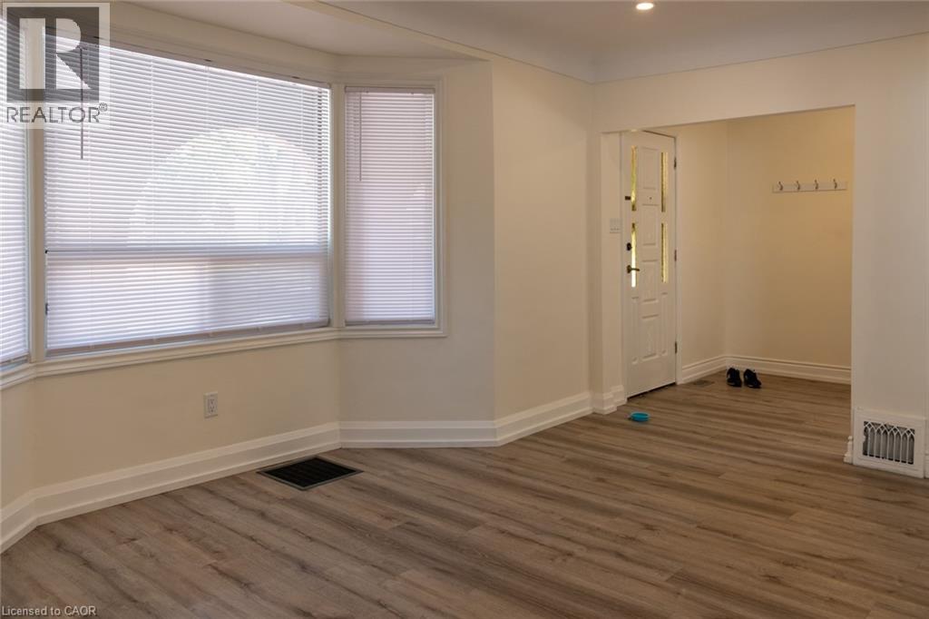 359 Queensdale Avenue E Unit# Upper, Hamilton, Ontario  L9A 1L5 - Photo 5 - 40777715