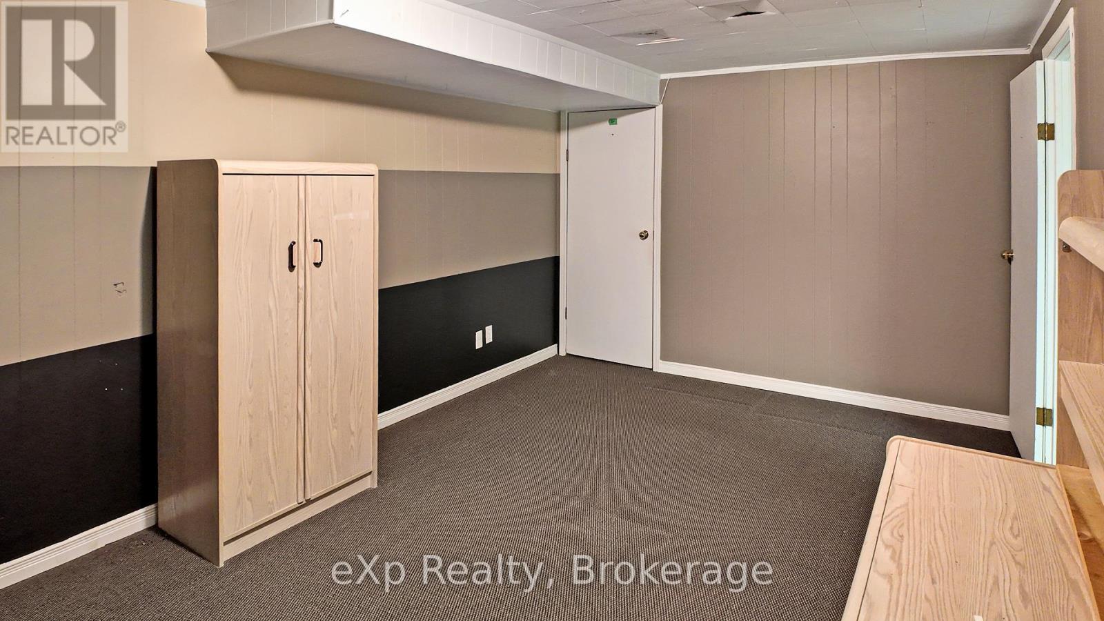 69 8th Street, Hanover, Ontario  N4N 1J1 - Photo 29 - X12454421
