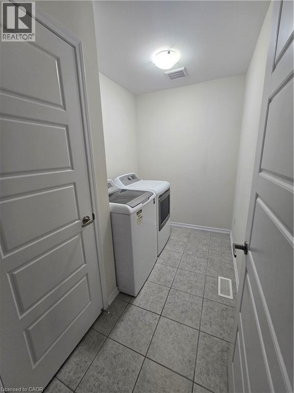 8824 Sourgum Avenue, Niagara Falls, Ontario  L2H 3S3 - Photo 11 - 40777007