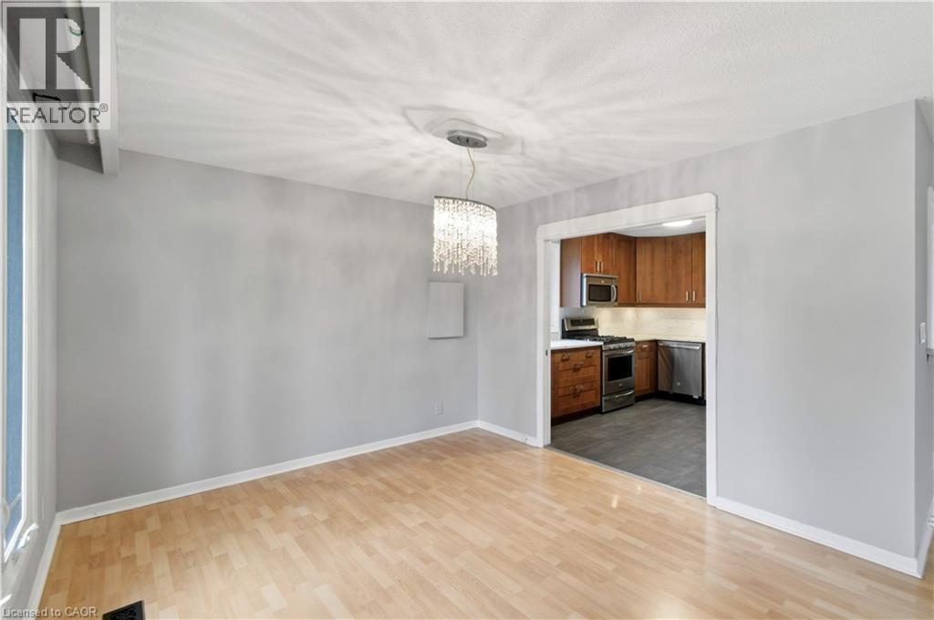 111 Britten Close, Hamilton, Ontario  L9C 4K1 - Photo 10 - 40770439