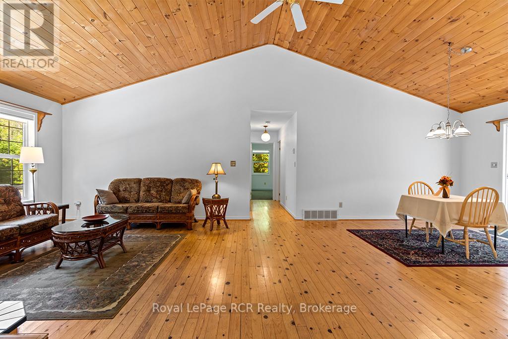 83 Lakewood Country Lane, Northern Bruce Peninsula, Ontario  N0H 1W0 - Photo 13 - X12454928