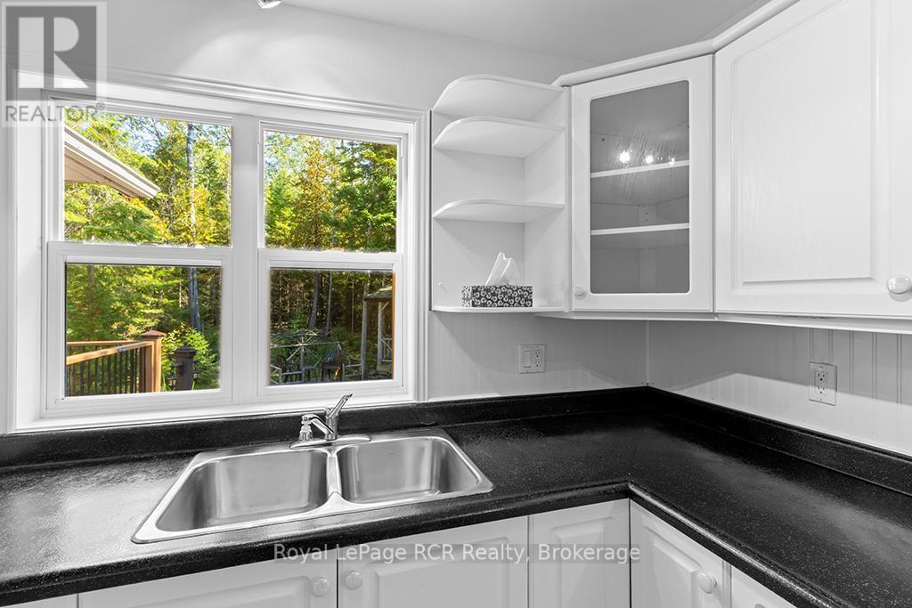83 Lakewood Country Lane, Northern Bruce Peninsula, Ontario  N0H 1W0 - Photo 19 - X12454928