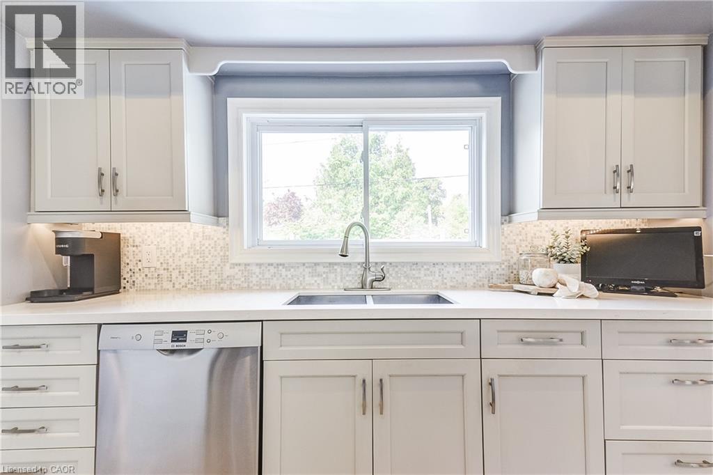 5203 Broughton Crescent, Burlington, Ontario  L7L 3C1 - Photo 12 - 40775605