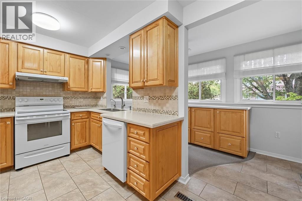 2400 Eaglesfield Drive, Burlington, Ontario  L7P 3V5 - Photo 13 - 40777700