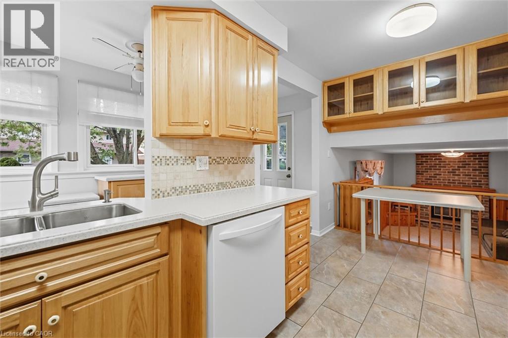 2400 Eaglesfield Drive, Burlington, Ontario  L7P 3V5 - Photo 16 - 40777700