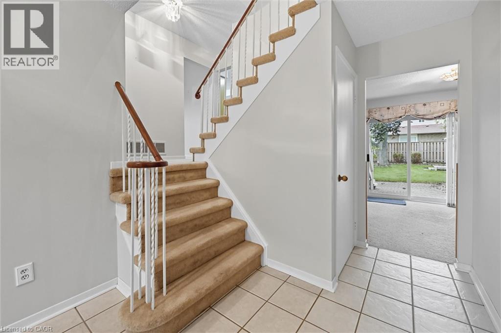 2400 Eaglesfield Drive, Burlington, Ontario  L7P 3V5 - Photo 7 - 40777700
