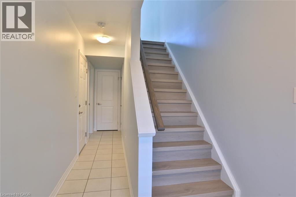 19 Sportsman Hill Street, Kitchener, Ontario  N2P 0J2 - Photo 3 - 40777728