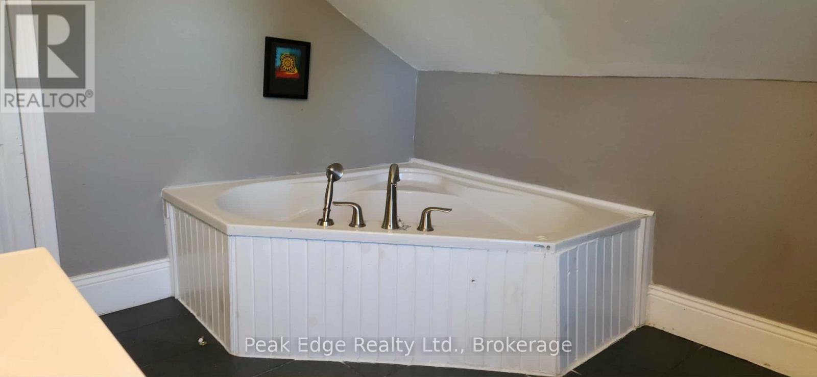 473 Campbell Street, Huron-Kinloss, Ontario  N0G 2H0 - Photo 13 - X12455588