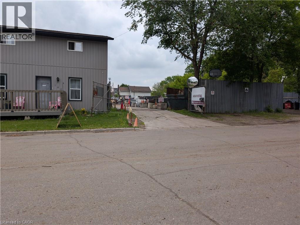 142 CHARLOTTE Street, Brantford, Ontario