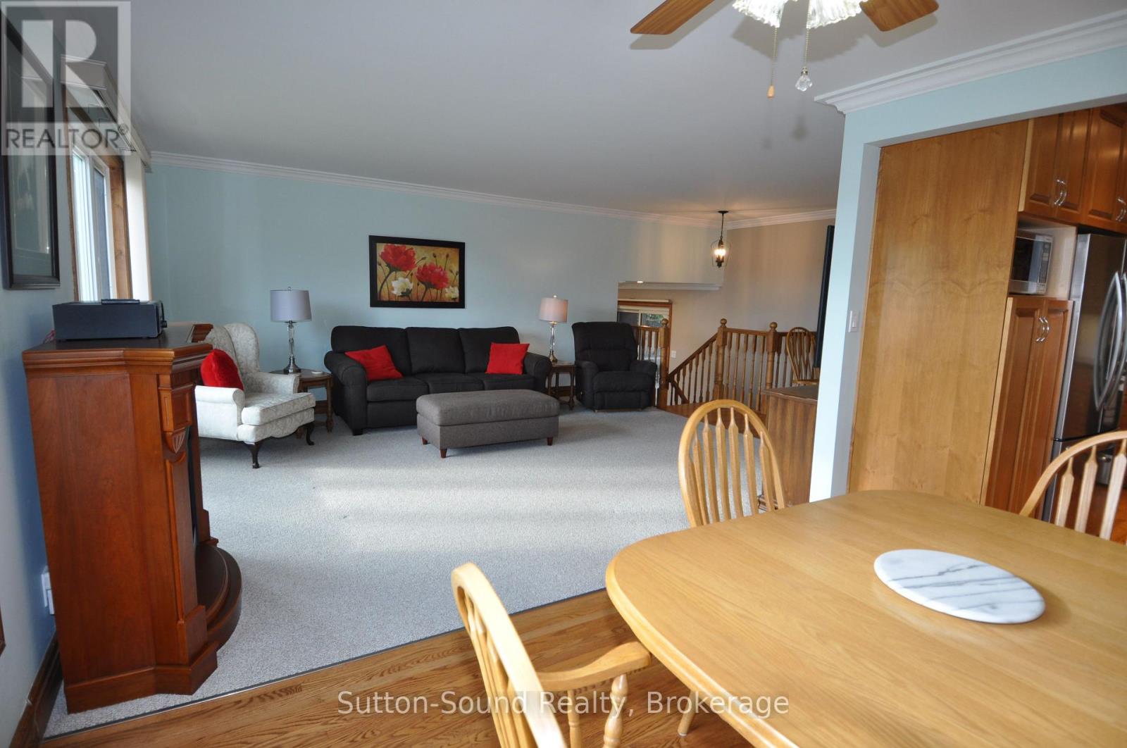 232 Finden Street, Georgian Bluffs, Ontario  N4K 6V5 - Photo 10 - X12456025