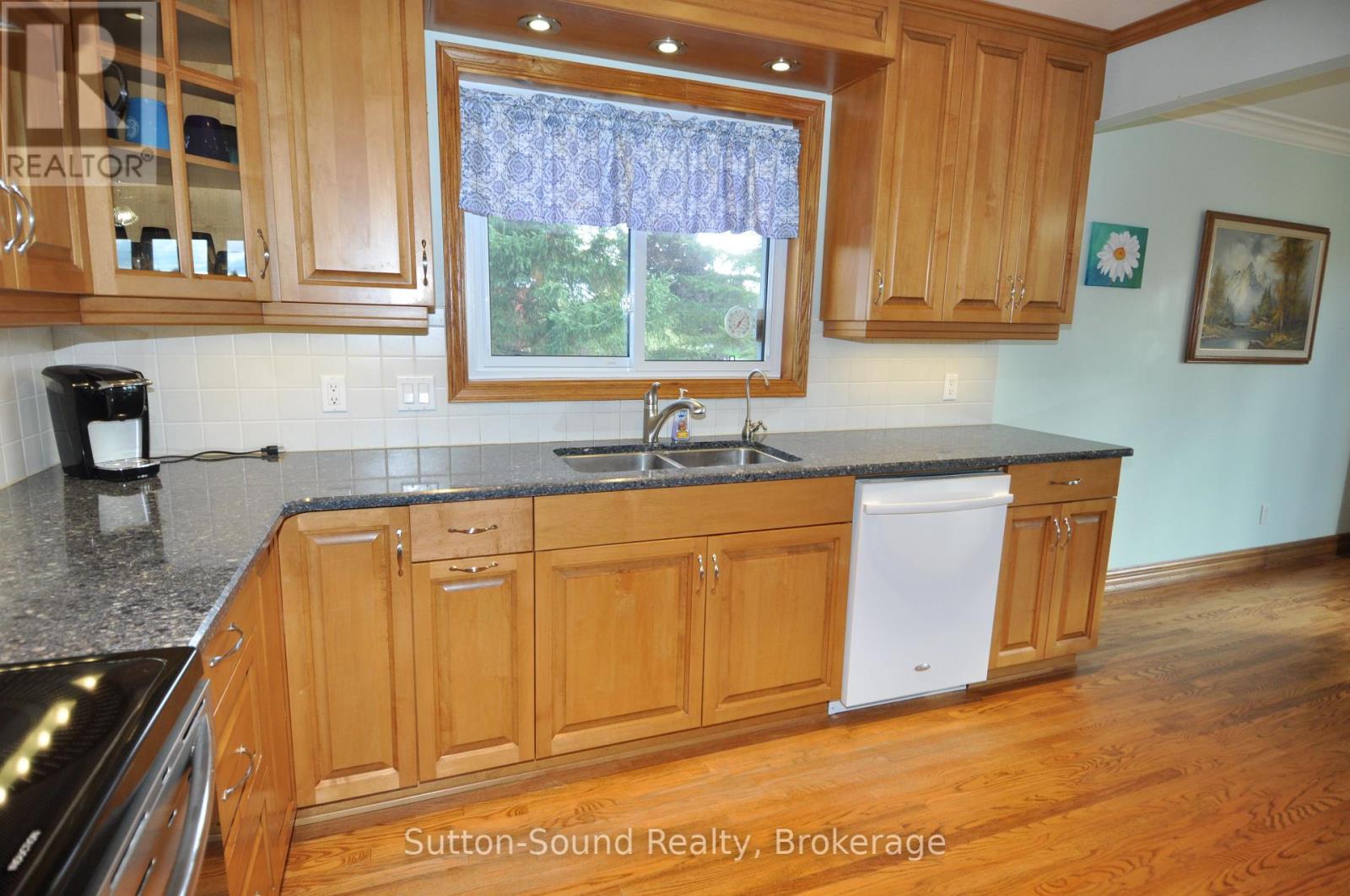 232 Finden Street, Georgian Bluffs, Ontario  N4K 6V5 - Photo 13 - X12456025