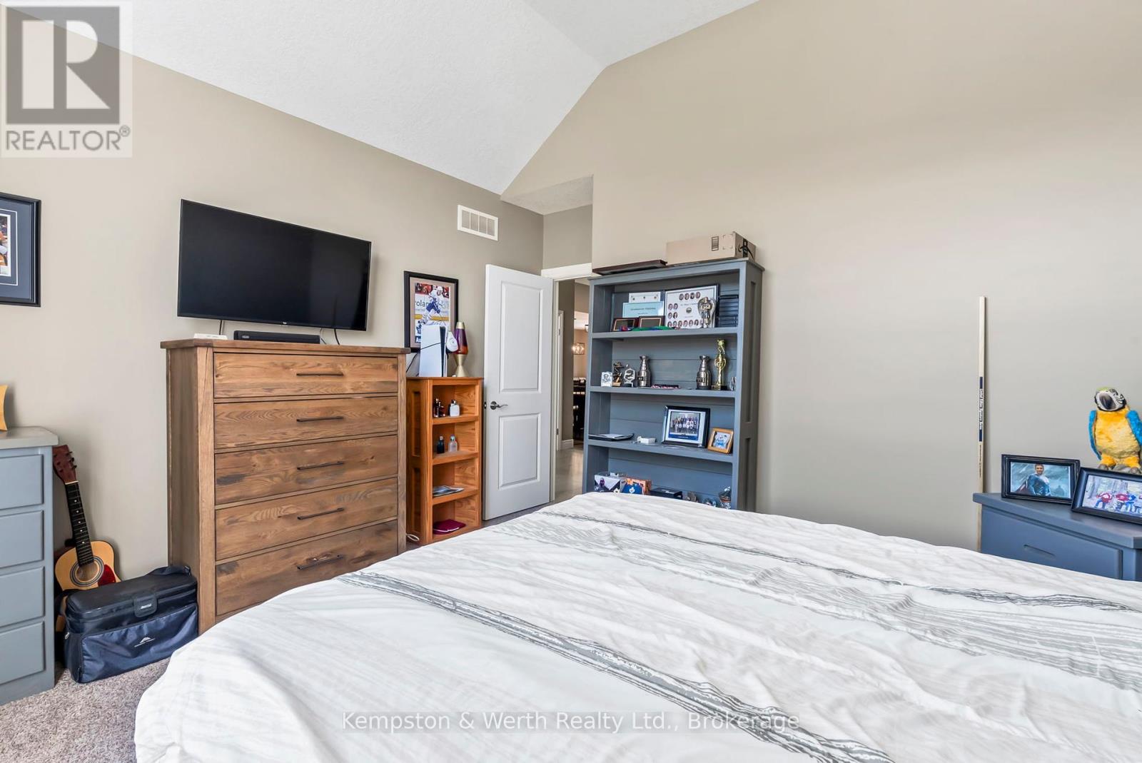 86 Forbes Crescent, North Perth, Ontario  N4W 0B8 - Photo 9 - X12457066