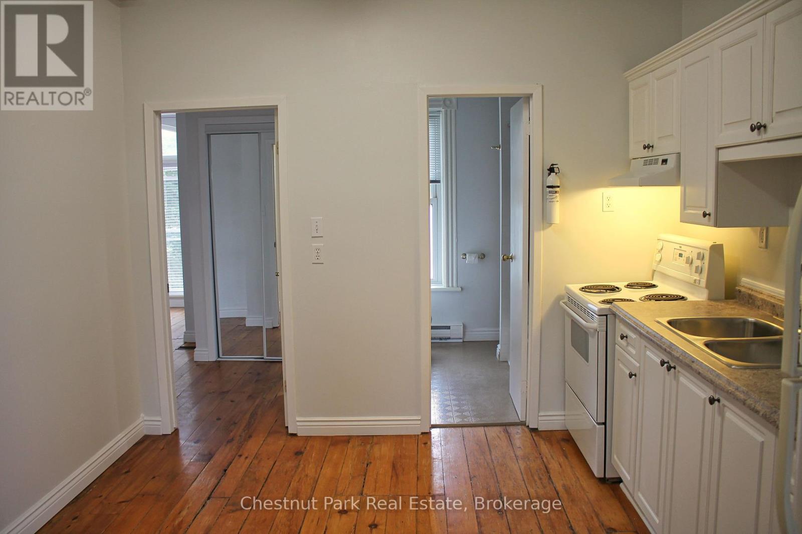 319 Berford Street, South Bruce Peninsula, Ontario  N0H 2T0 - Photo 11 - X12457075